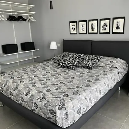 ヴィラ Polinesia 5 リド・デッレ・ナツィオーニ