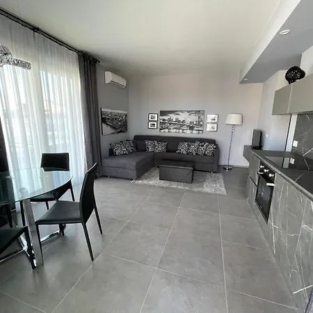 Villa Polinesia 5 *